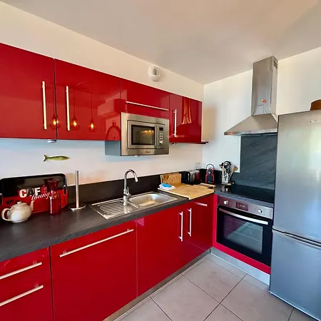 Neuf Confort En Bord De *